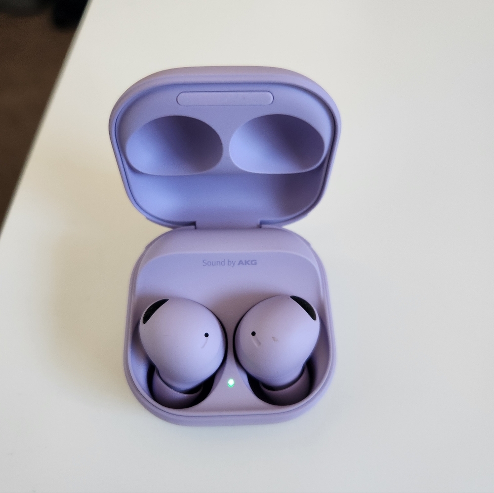 Lavendar Galaxy Bud 2 PRO SAMSUNG